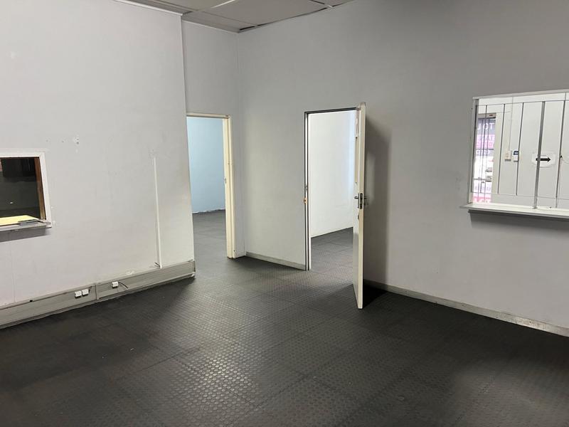 To Let commercial Property for Rent in Sidwell Eastern Cape